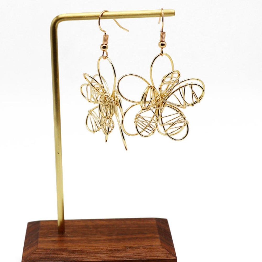 EVERLY | Geometric Woven Flower Dangle Earrings - Picture 2 of 5